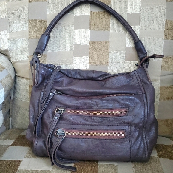 Tano Purse & Grey Sandals Set - Picture 2 of 8